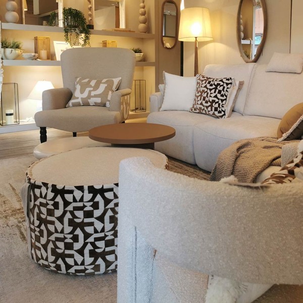 Pouff redondo terciopelo geométrico bronce y tapa beige 70×43 | Tapidecor