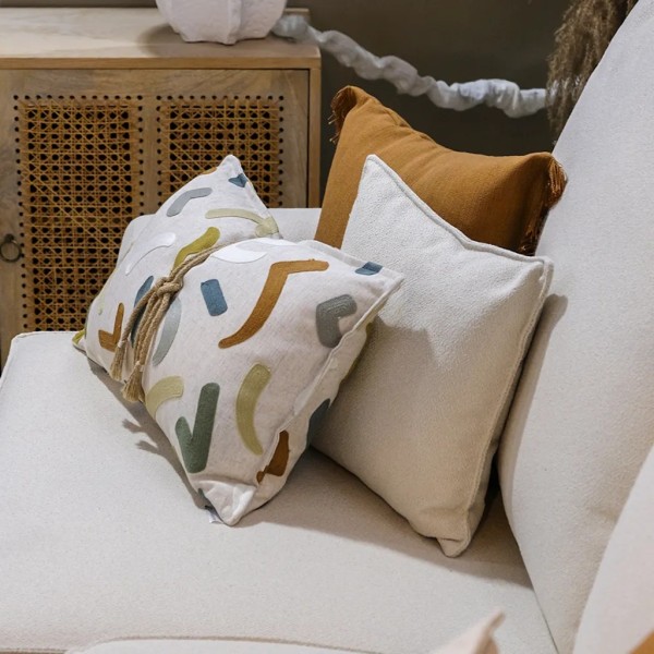 Cojín artesanal con relleno premium para cama y sofá en alta decoración elegante