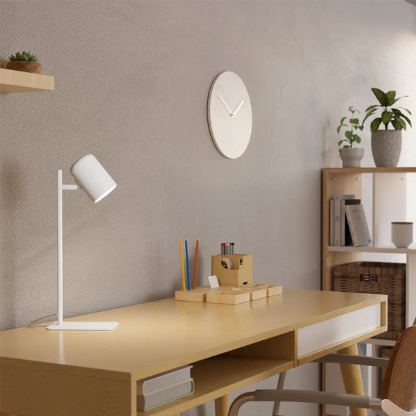 Lámpara LED sobremesa blanca 15×9×40 cm con cabezal móvil | Tapidecor