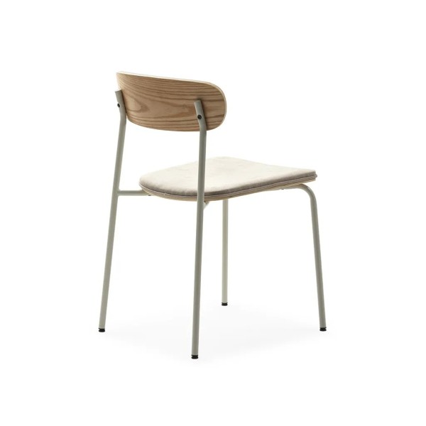 Silla tapizada beige respaldo madera patas crema | Tapidecor