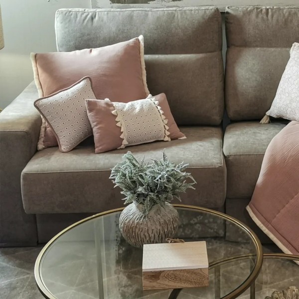 Cojín artesanal con relleno premium para cama y sofá en alta decoración elegante