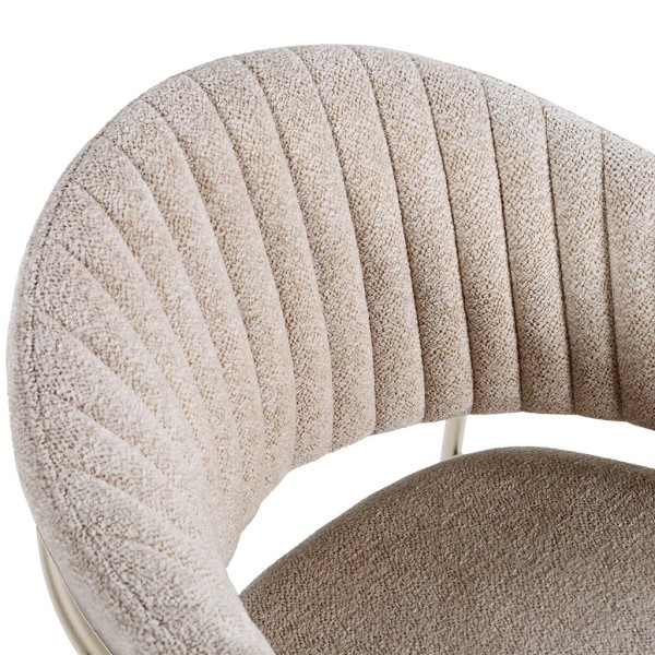 Silla tapizada beige patas crema diseño envolvente 57x54x82 | Tapidecor