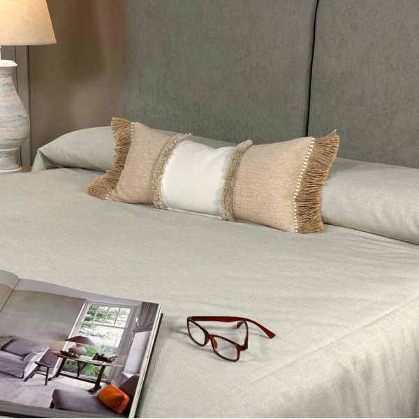 Cojín artesanal con relleno premium para cama y sofá en alta decoración elegante