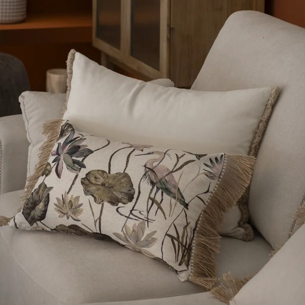Cojín Floral con Garzas 60x40 cm Flecos Rafia Relleno Premium | Tapidecor