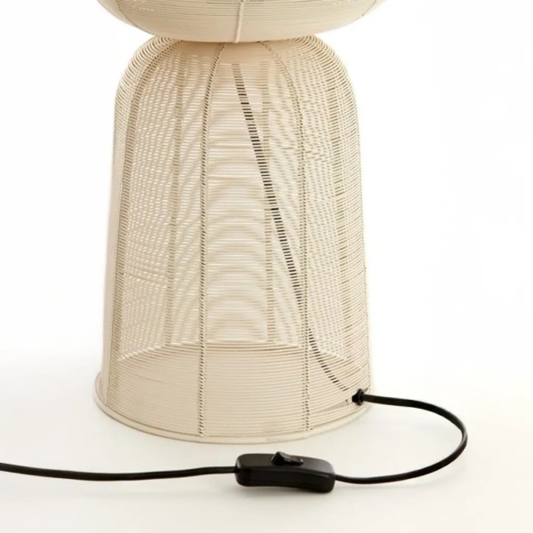 Lampara mesa metal crema  24X24X54 CM