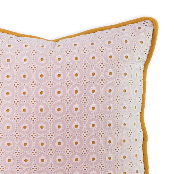 Coussin de broderie blanche sur la dentelle ocre 35x35 Premium Filleur Premium incluse