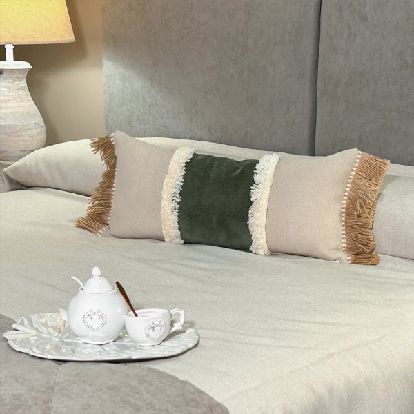 Cojín gris banda verde oscuro doble fleco 60X30 Relleno Premium inluido