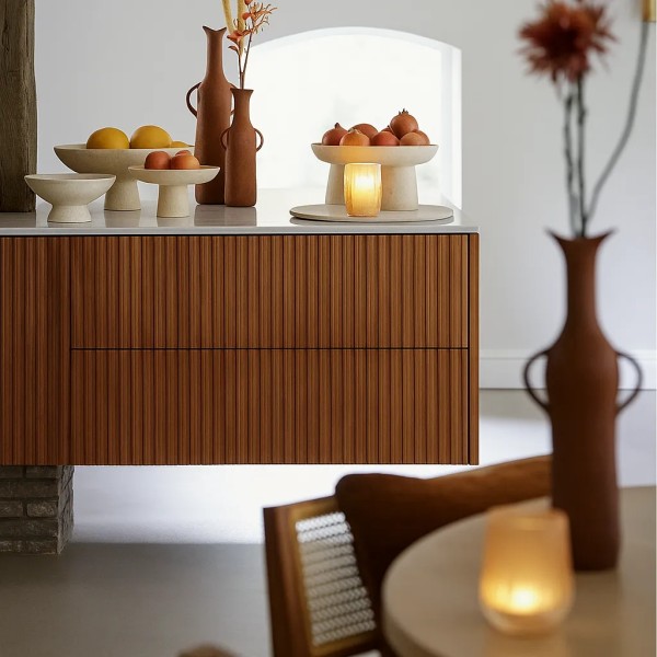 BANDEJA PLATO ELEVADO ARENA Y MARRON 20,5X20,5X18 CM