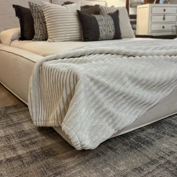 Manta pie cama pana blanca mullida  230X140