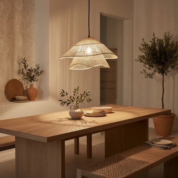 Lámpara colgante de metal en forma de flor color crema | Iluminación elegante para tu hogar | Tapidecor