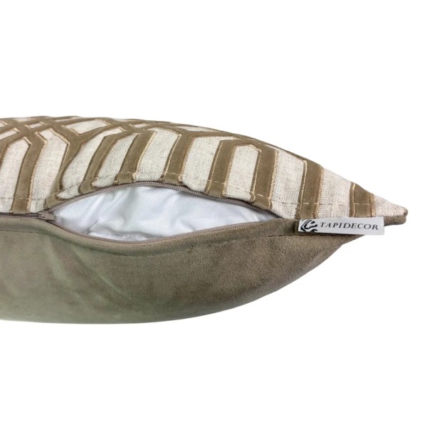 Cojín Geométrico Terciopelo camel pest. mín. 60X40 Relleno premium incluido