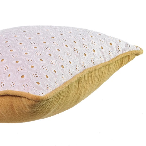 Cojín bordado blanco sobre ocre  cordón 35x35 Relleno Premium incluido