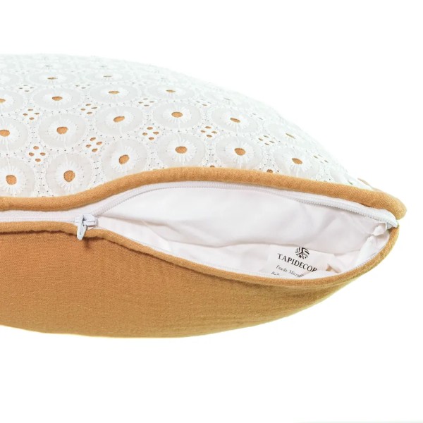 Cojín bordado 35×35 Liberty Camel – Elegancia y confort para dormitorio y sofá