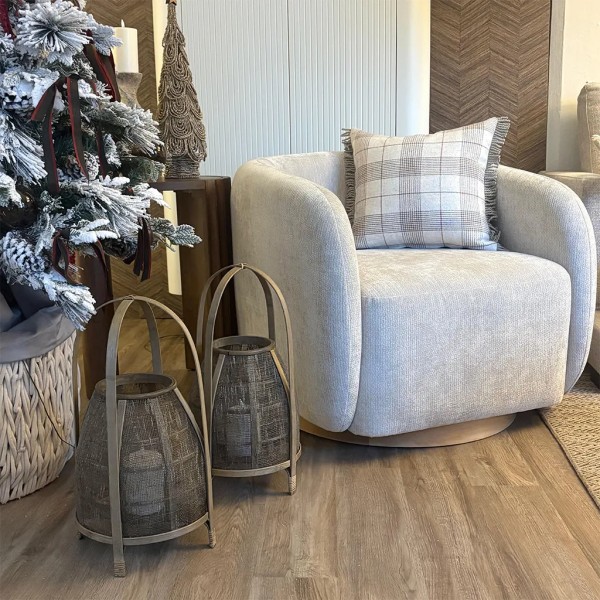 Butaca giratoria respaldo redondeado gris marfil base madera