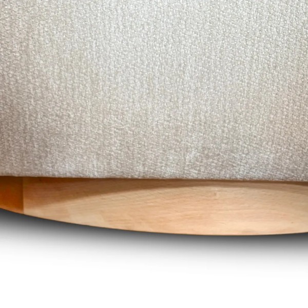 Butaca giratoria respaldo redondeado gris marfil base madera