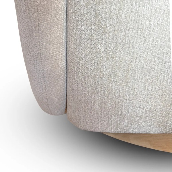 Butaca giratoria respaldo redondeado gris marfil base madera