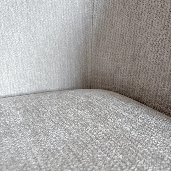 Butaca giratoria respaldo redondeado gris marfil base madera